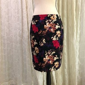 Loft Pencil Skirt 🌺